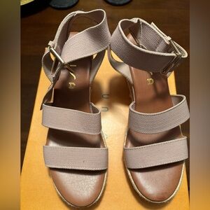 Elegant Women's Pink Sandals